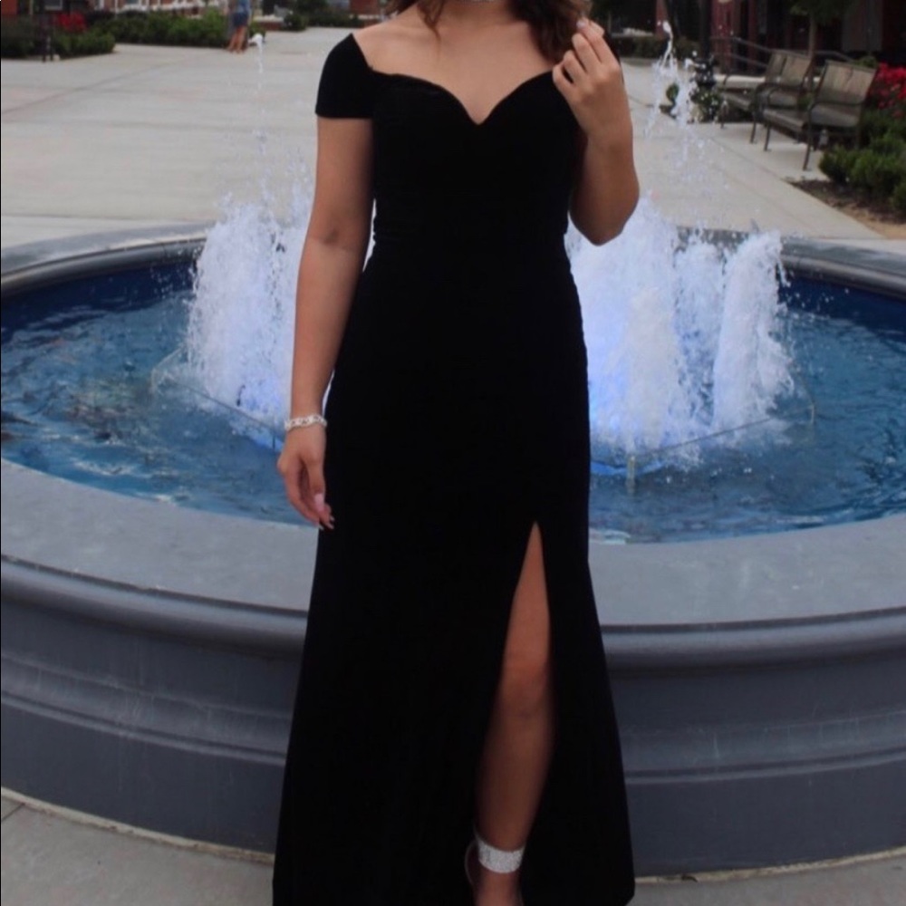 Dress - Picture 2 of 2